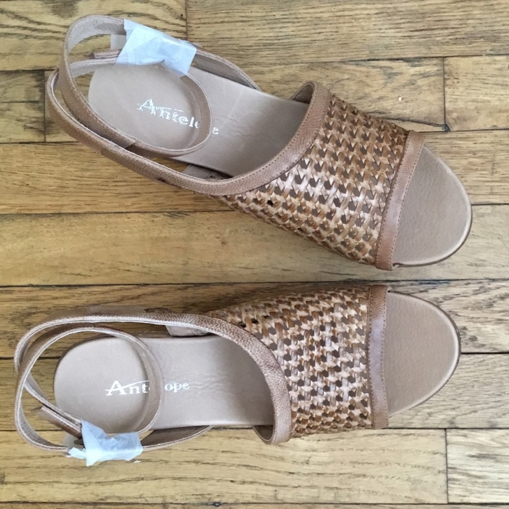 NIB Tyla leather platform sandals - Picture 7 of 12